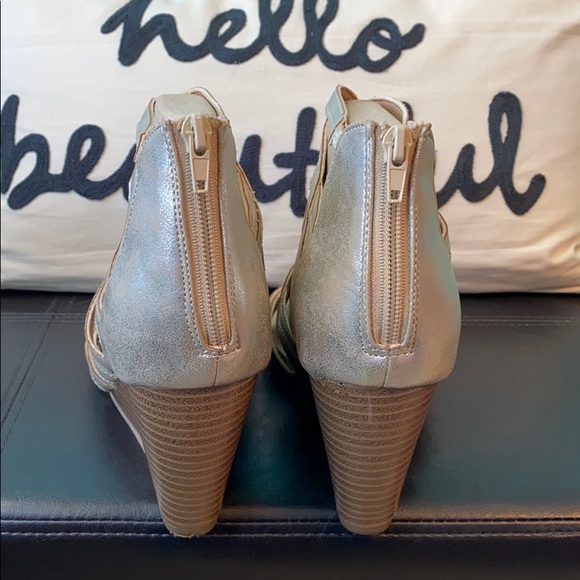 High heel wedges - Get these before summer 🌞 is gone! - Picture 4 of 6